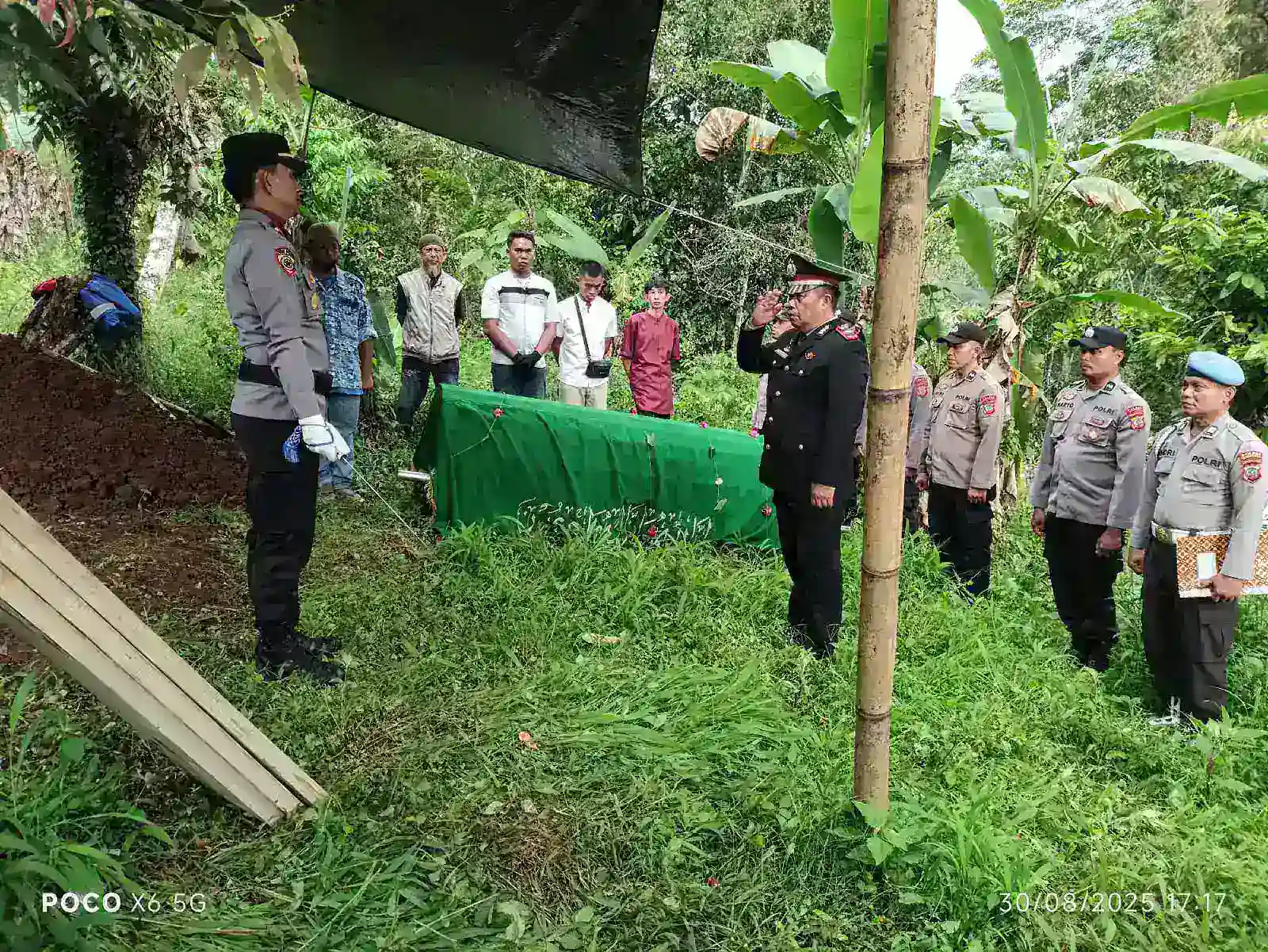 Pemakaman AKP Sahharudin Banggo: Kehormatan Terakhir Seorang Pengabdi Kepolisian
